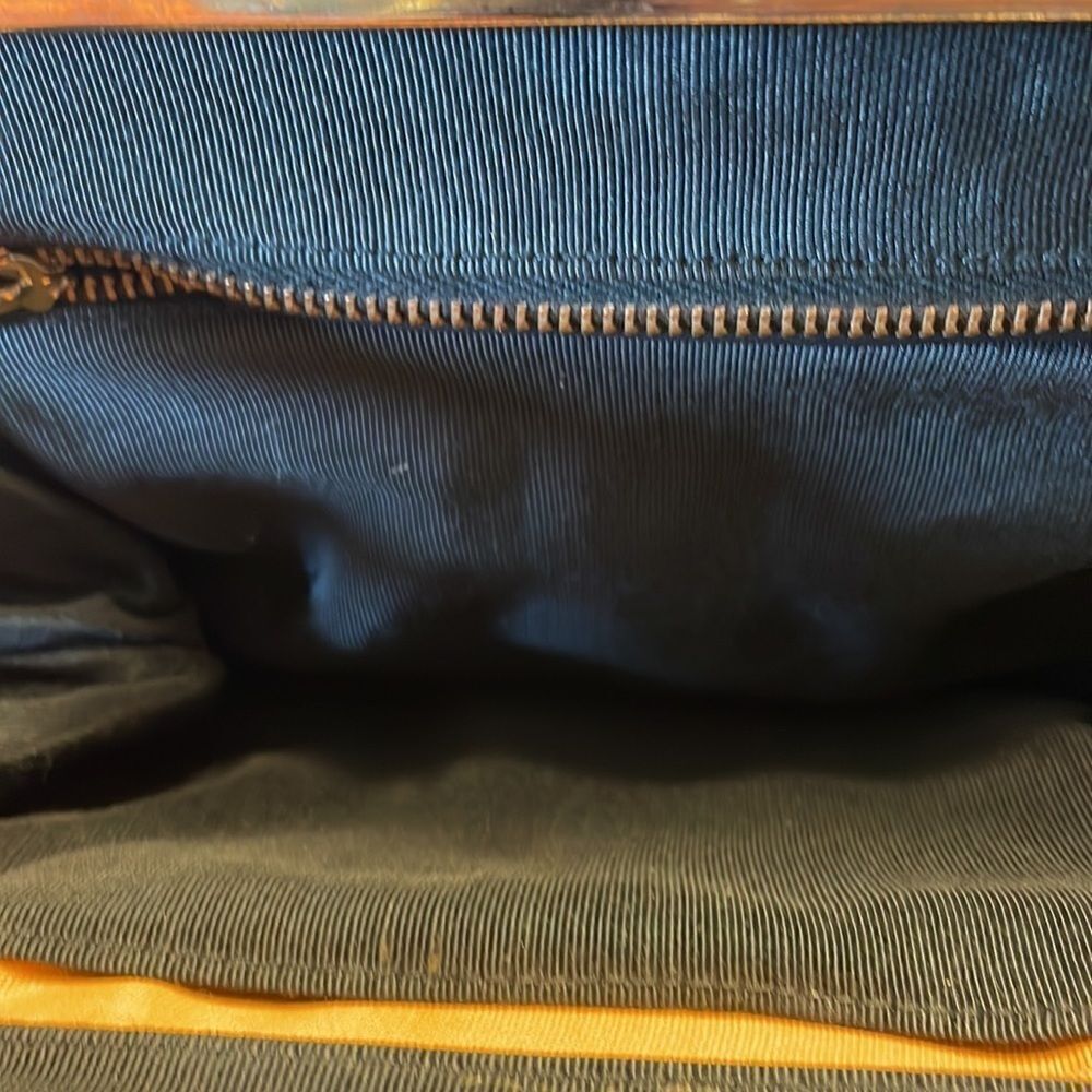 Womans vintage black leather handbag - Picture 12 of 16